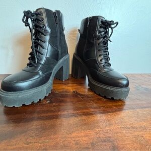 Madden Girl Black Platform Combat Boots Lace Up Side Zip Block Heel Lug Sole